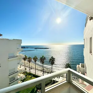 Sea View 1st Line Free Parking Apartment