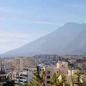  Appartamento Large Modern Beach Front Apartment, Rooftop Pool!!